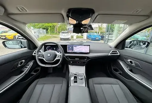 Gebraucht BMW 318 Shadowline 156 PS (114 kW) 2025 Skyscraper grau Kombi