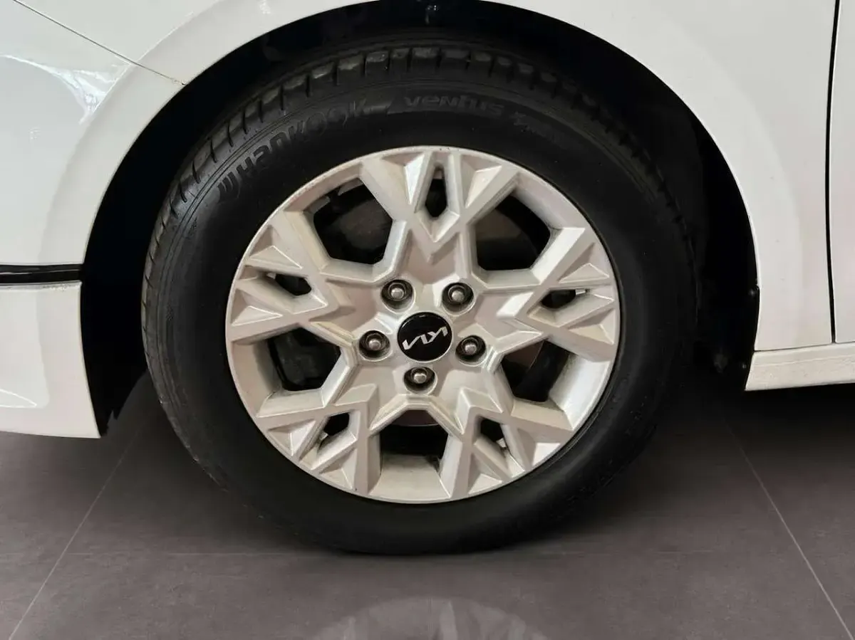 Gebraucht Kia Ceed Sportswagon Vision 136 PS (100 kW) 2023 (wd) cararraweiss Kombi