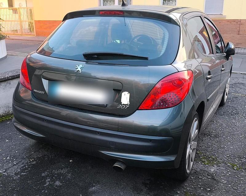Silber Gebraucht 2025 Peugeot 207 Platinum Kleinwagen | 3.499 € - Bild 1/4