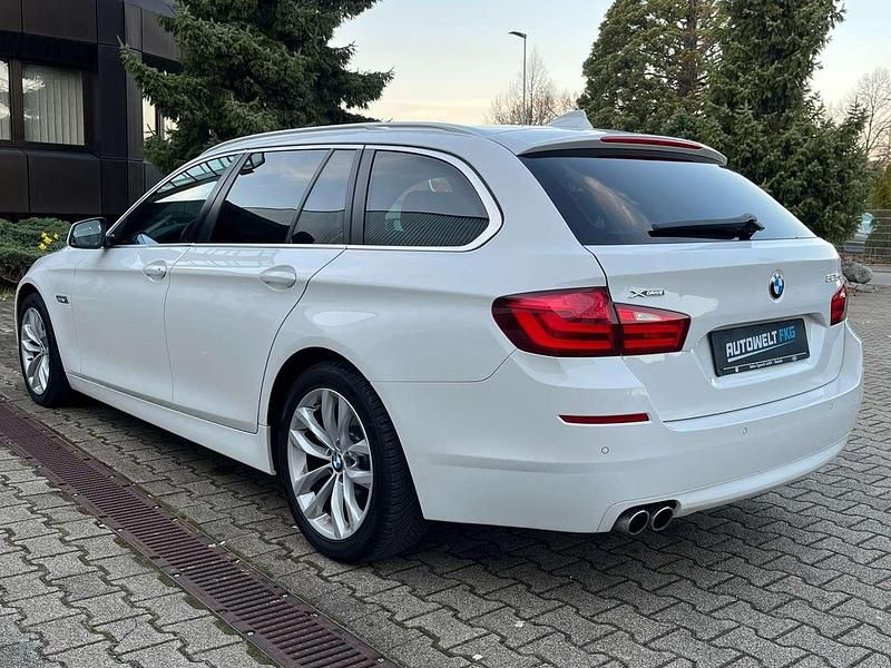 Gebraucht BMW 525 218 PS (160 kW) 2012 Alpinweiss iii Kombi