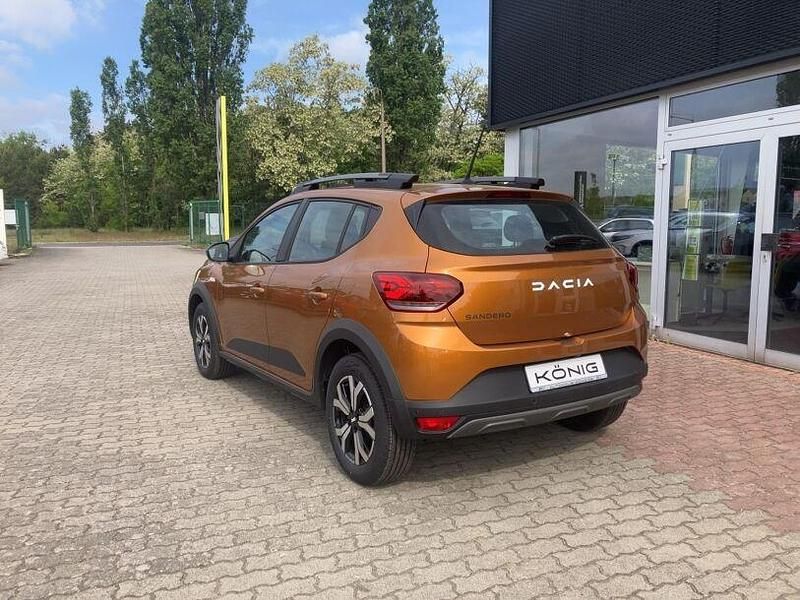 Gebraucht Dacia Sandero Expression 91 PS (66 kW) 2023 Taklamakanorange metallic Kleinwagen