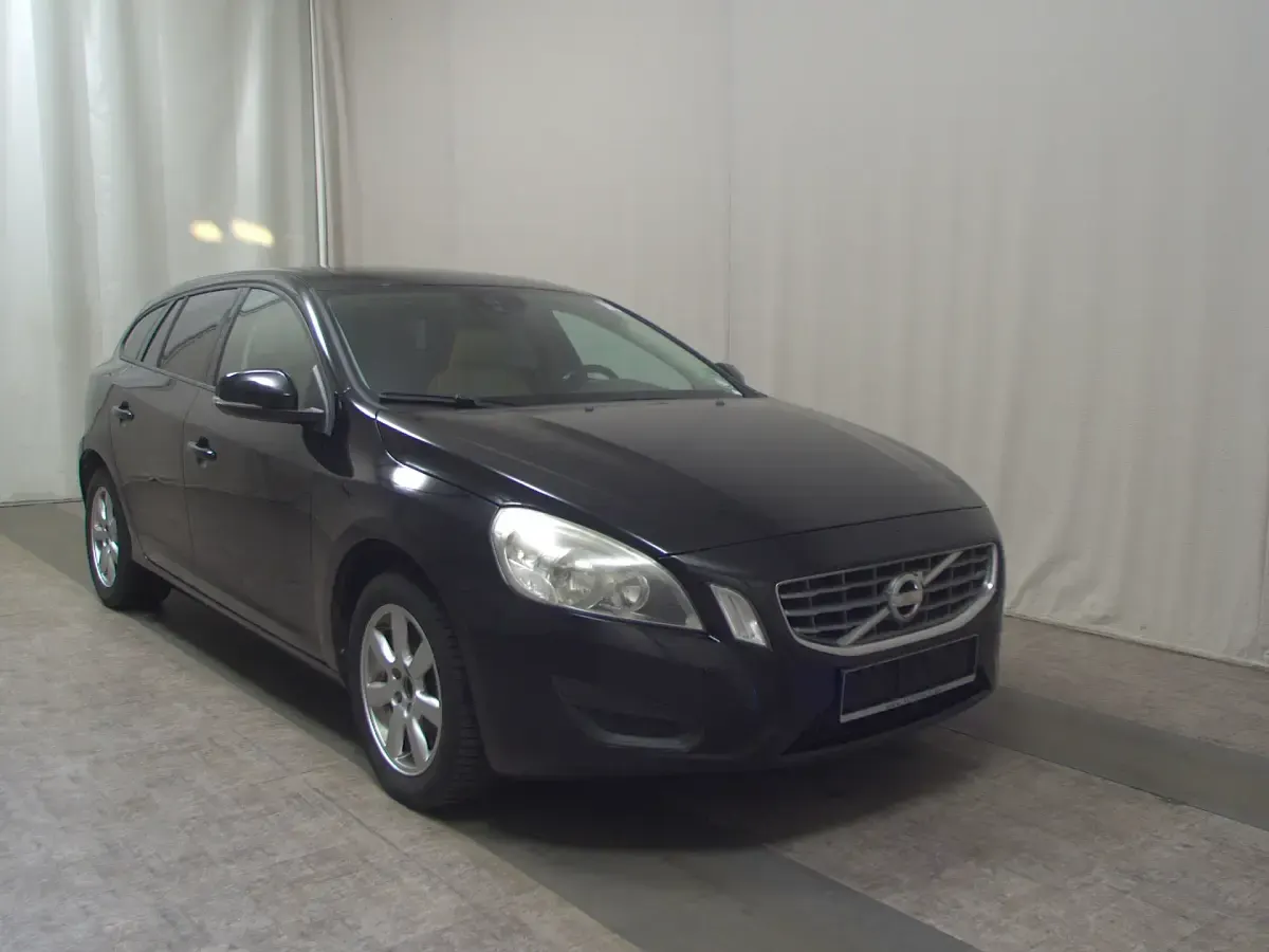 Gebraucht Volvo V60 Kinetic 205 PS (150 kW) 2011 Schwarz Kombi