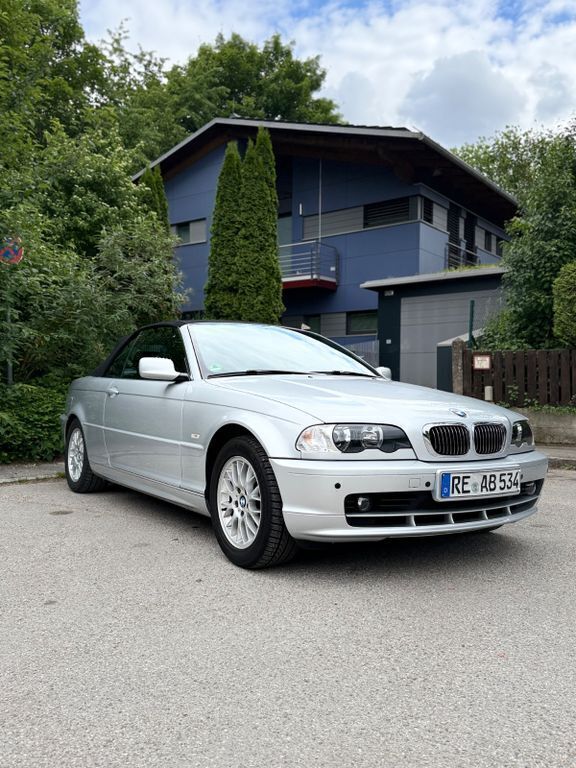 Silber Gebraucht 2001 BMW 320 Cabriolet Sport Line Cabrio | 8.500 € (Fairer Preis) - Bild 1/4