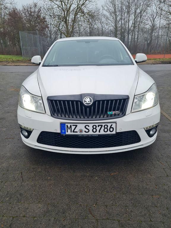 Gebraucht Skoda Octavia RS 200 PS (147 kW) 2010 Weiß Limousine
