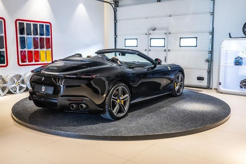 Gebraucht Ferrari Roma 620 PS (456 kW) 2025 Schwarz Cabrio