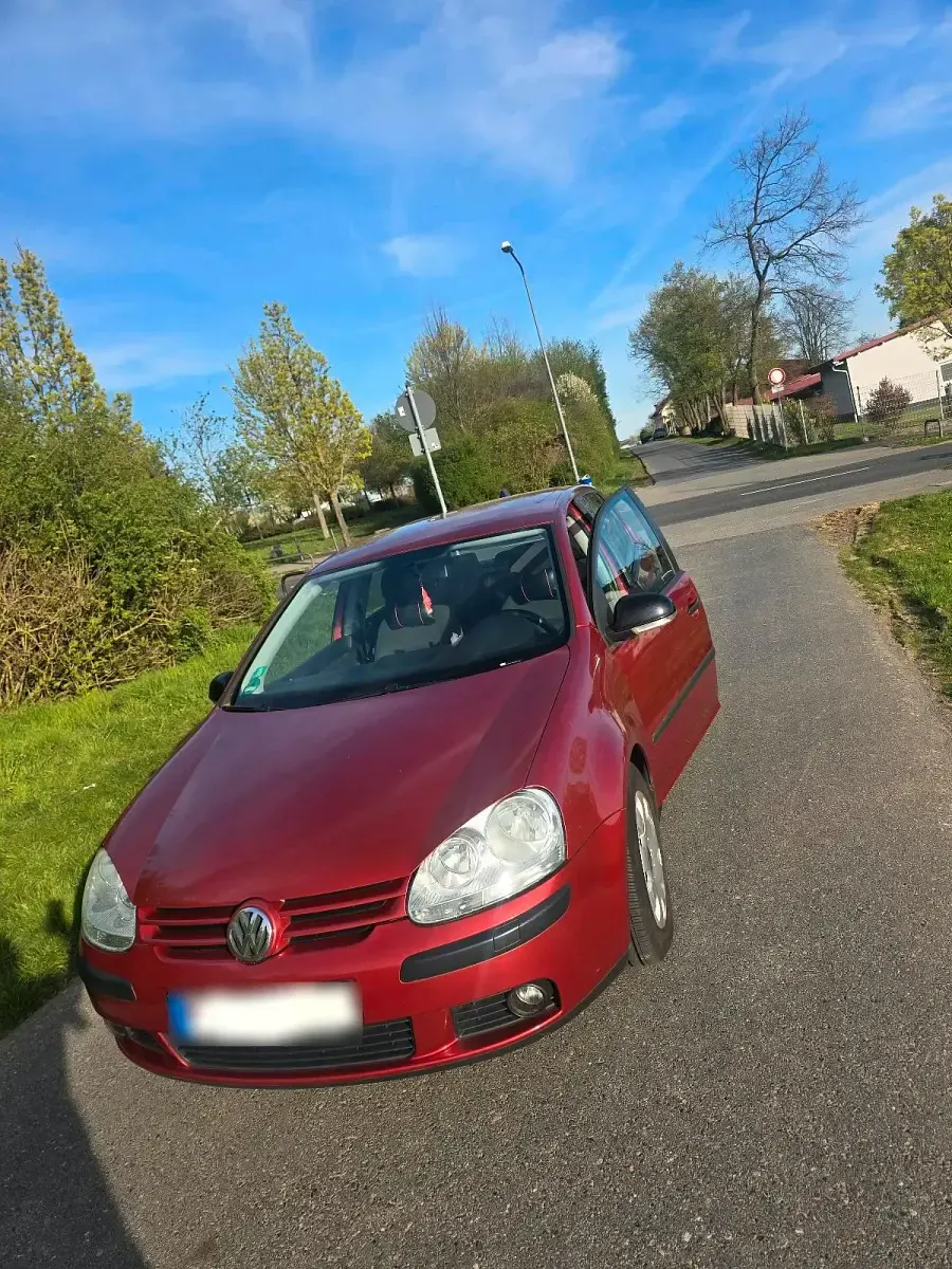 Gebraucht VW Golf IV 80 PS (58 kW) 2005 Rot Limousine