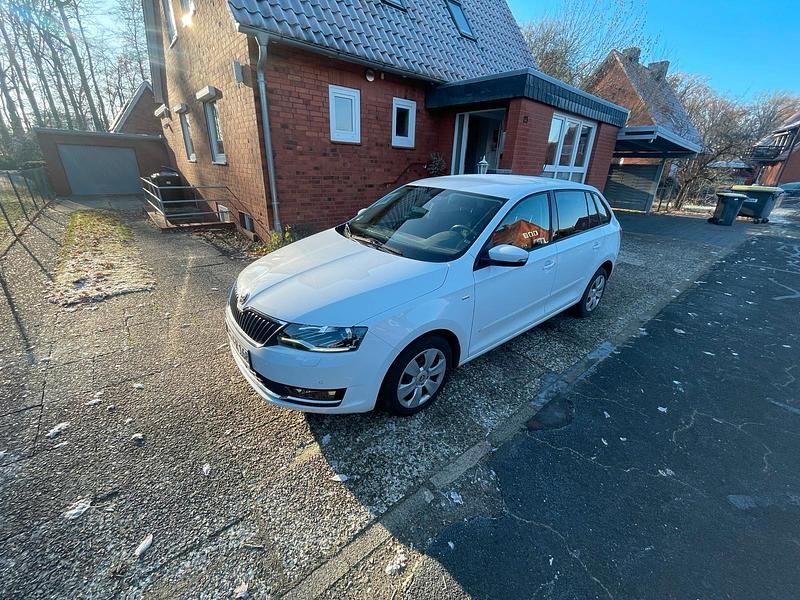Weiß Gebraucht 2019 Skoda Rapid Kleinwagen | 11.500 € (Fairer Preis) - Bild 1/4