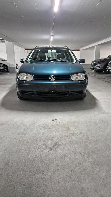 Grün Gebraucht 2001 VW Golf IV Kombi | 1.500 € (Fairer Preis) - Bild 1/4