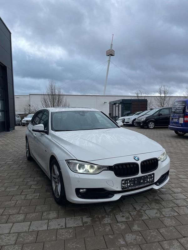 Gebraucht BMW 320 Comfort Edition 184 PS (135 kW) 2013 Weiß Kombi