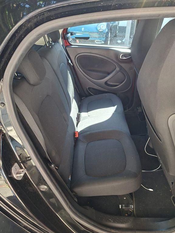 Second-hand Smart ForFour Passion 90 CP (66 kW) 2016 Roșu Hatchback