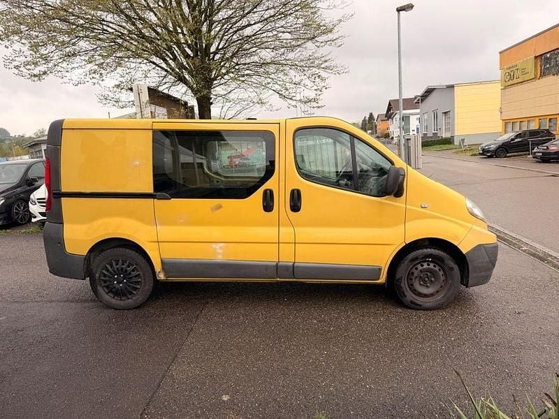 Gebraucht Renault Trafic 90 PS (66 kW) 2010 Gelb Van / Kleinbus