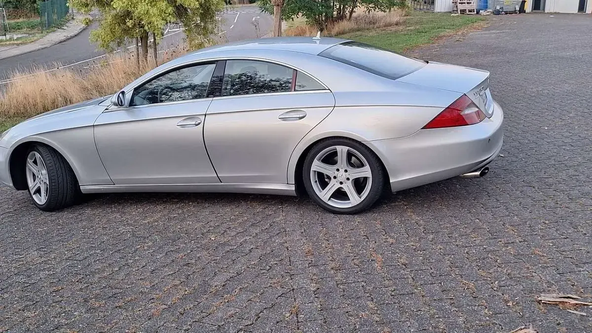 Gebraucht Mercedes CLS320 224 PS (164 kW) 2006 Silber Coupé
