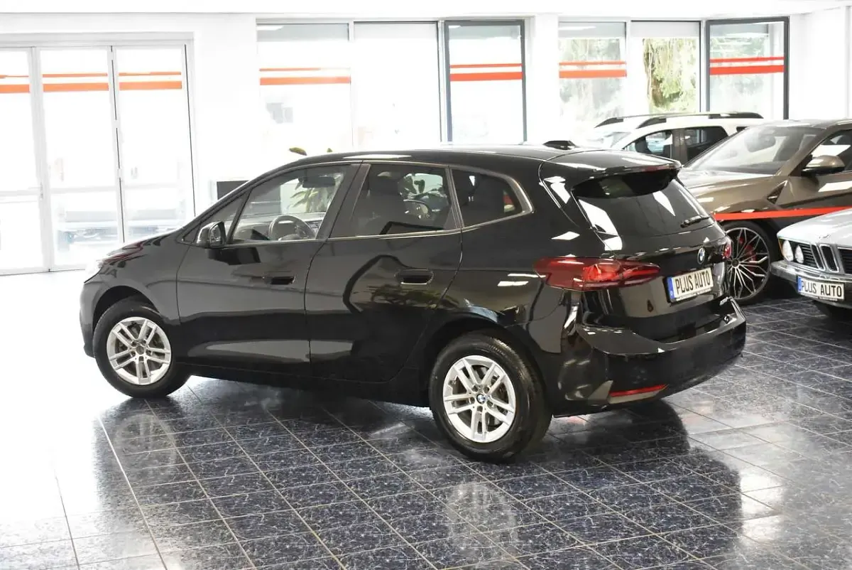 Gebraucht BMW 218 150 PS (110 kW) 2023 Schwarz Van / Kleinbus