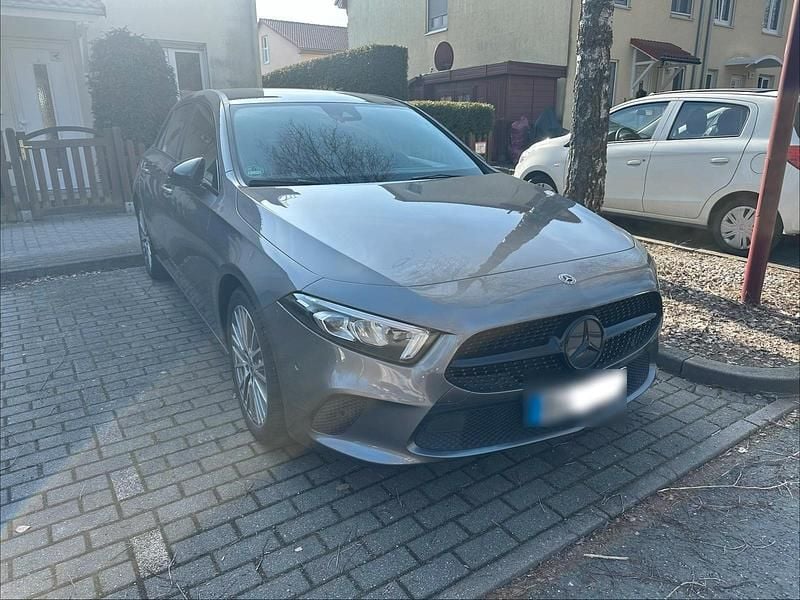 Gebraucht Mercedes A200 163 PS (119 kW) 2018 Grau Kleinwagen