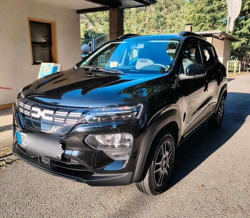 Schwarz Gebraucht 2022 Dacia Spring Essentiel Kleinwagen | 11.790 € (Etwas zu teuer) - Bild 1/4