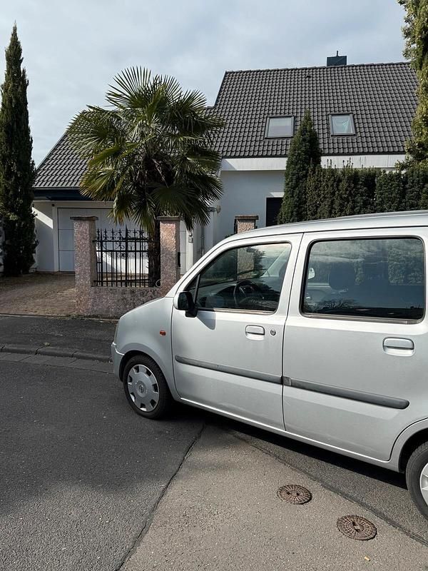 Gebraucht Opel Agila 60 PS (44 kW) 2006 Silber Kleinwagen