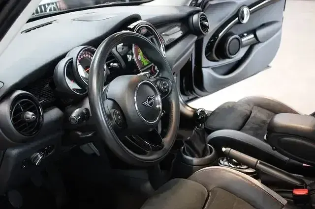 Usado Mini Cooper S 192 HP (141 kW) 2019 Preto Citadino