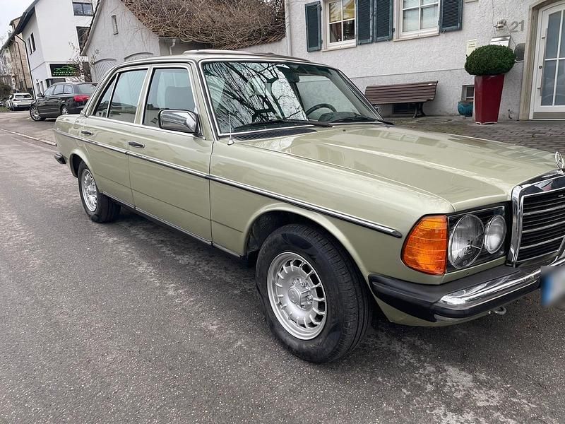 Gebraucht Mercedes E300 88 PS (64 kW) 1981 Grün Limousine
