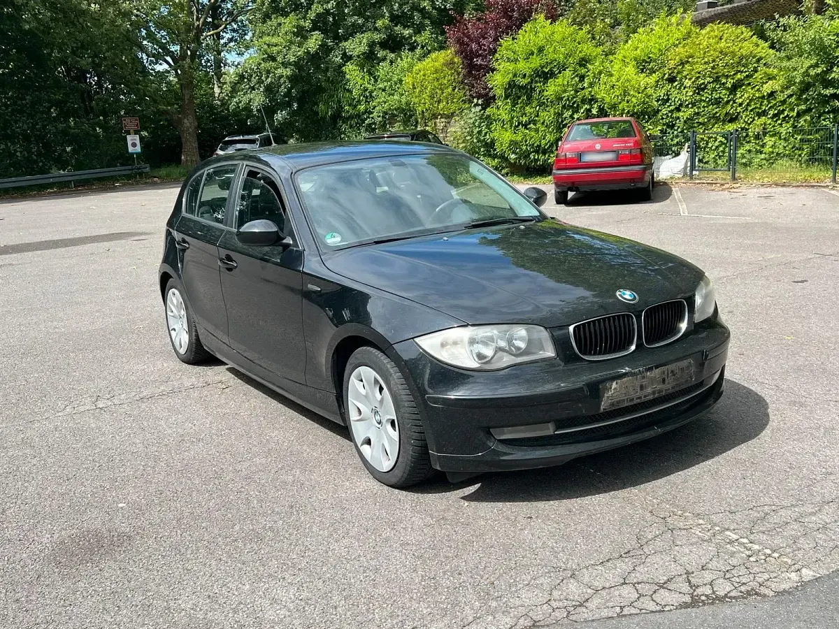 Gebraucht BMW 116 116 PS (85 kW) 2009 Schwarz Kleinwagen