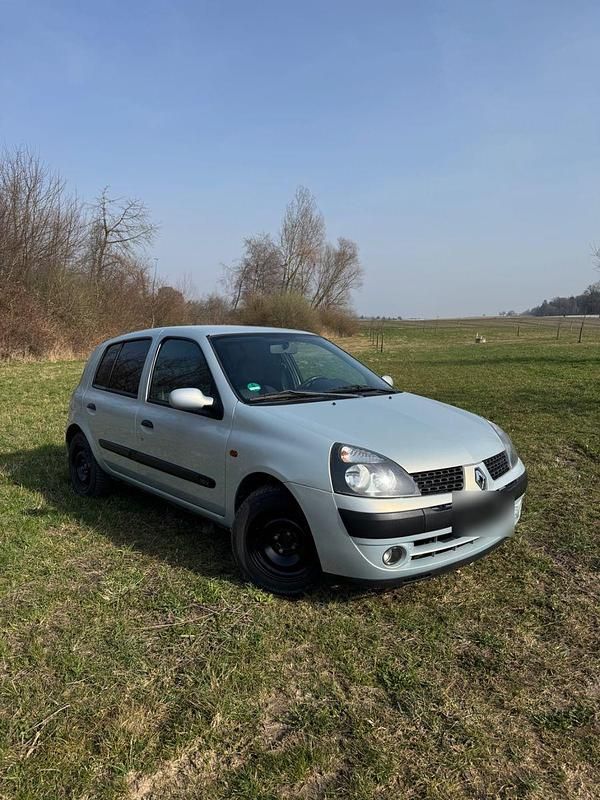 Gebraucht Renault Clio II Authentique 75 PS (55 kW) 2002 Silber Kleinwagen
