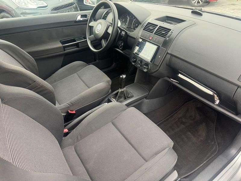 Gebraucht VW Polo Highline 64 PS (47 kW) 2002 Silber Kleinwagen