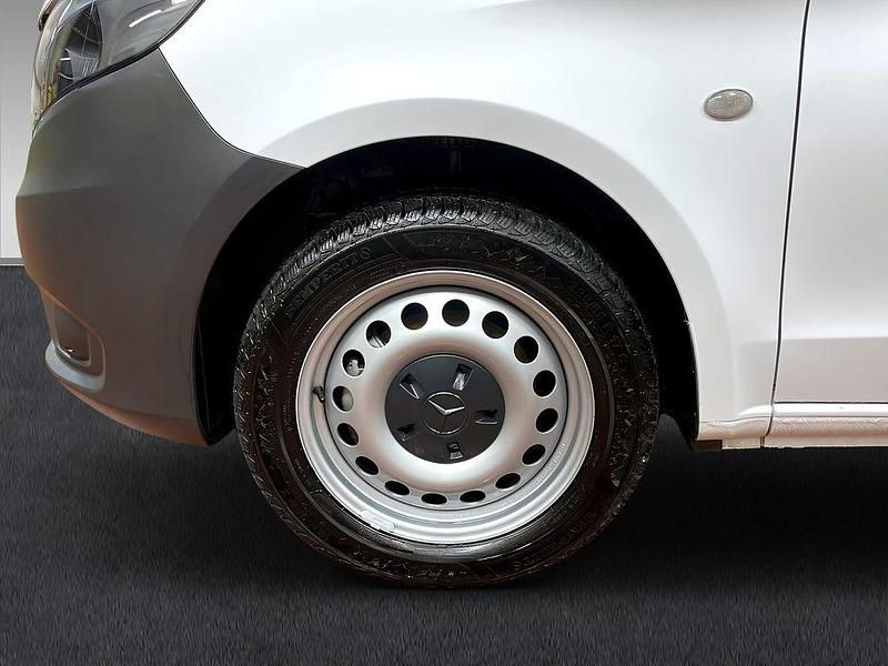 Gebraucht Mercedes e-Vito 85 kW (116 PS) 2021 Arktikweiß Van / Kleinbus