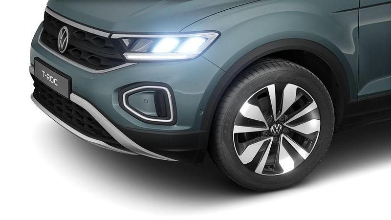 Gebraucht VW T-Roc Life 150 PS (110 kW) 2025 Petroleum blue metallic (metallic) SUV