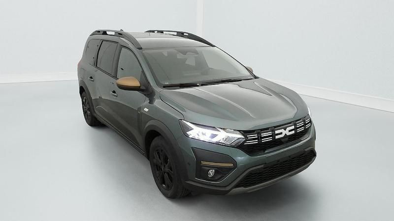 Neu Dacia Jogger 101 PS (74 kW) 2025 Vert cedre Van / Kleinbus