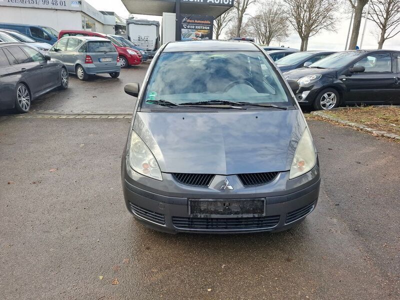 Grau Gebraucht 2005 Mitsubishi Colt Inform Limousine | 1.750 € (Fairer Preis) - Bild 1/4