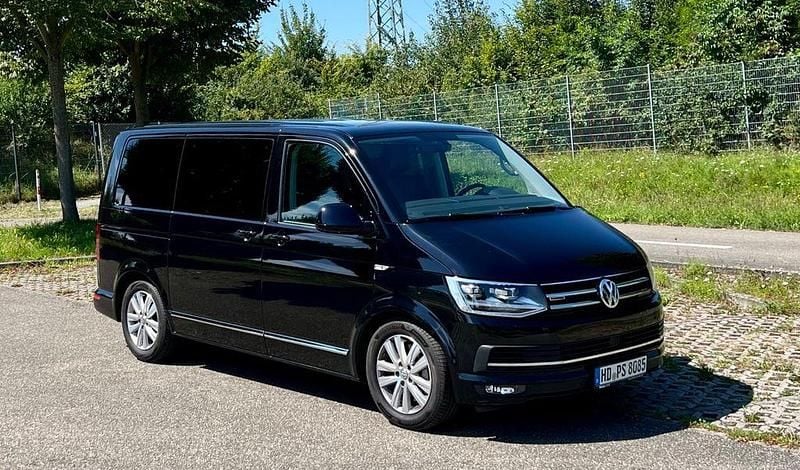 Schwarz Gebraucht 2015 VW T6 Highline Van | 38.600 € (Superpreis) - Bild 1/4