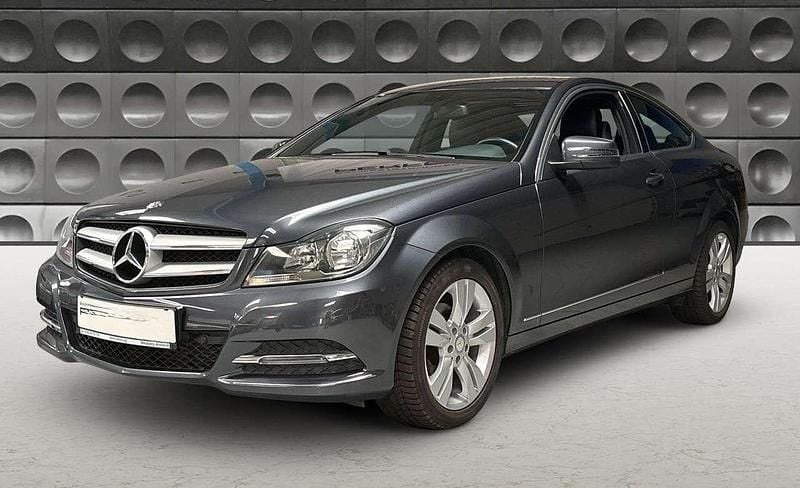 Grau Gebraucht 2013 Mercedes C180 Coupé | 14.499 € (Fairer Preis) - Bild 1/4