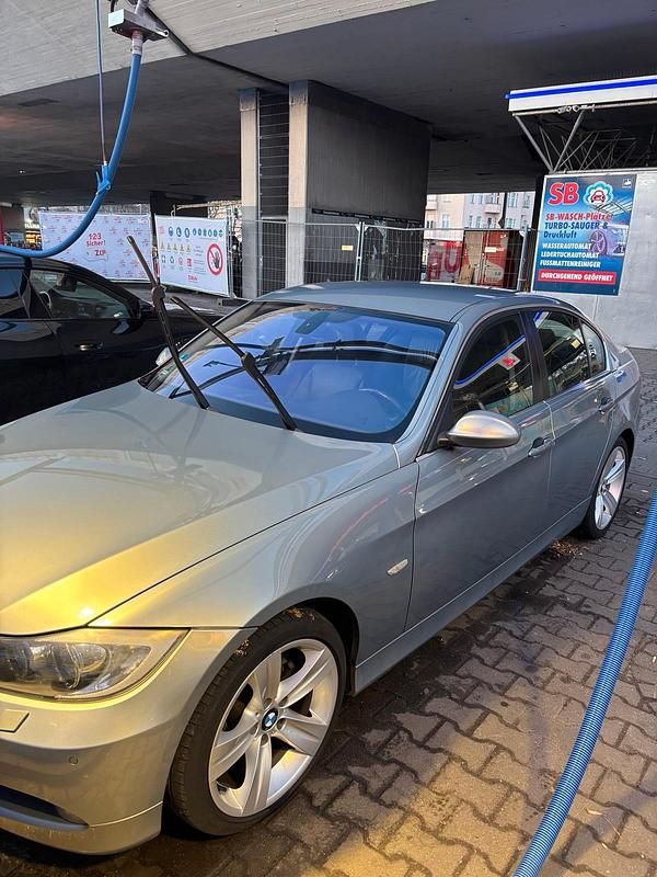 Gebraucht BMW 325 218 PS (160 kW) 2005 Grau Limousine