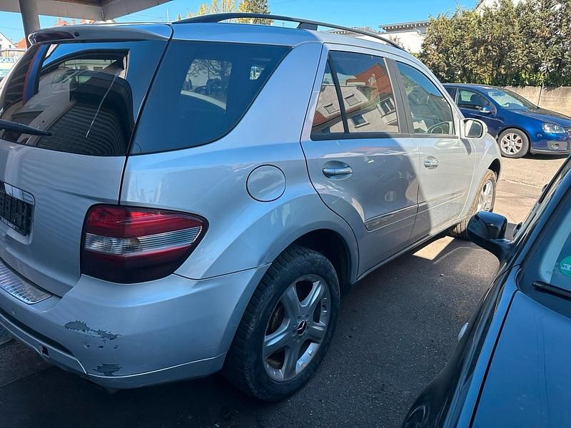 Gebraucht Mercedes ML320 224 PS (164 kW) 2006 SUV