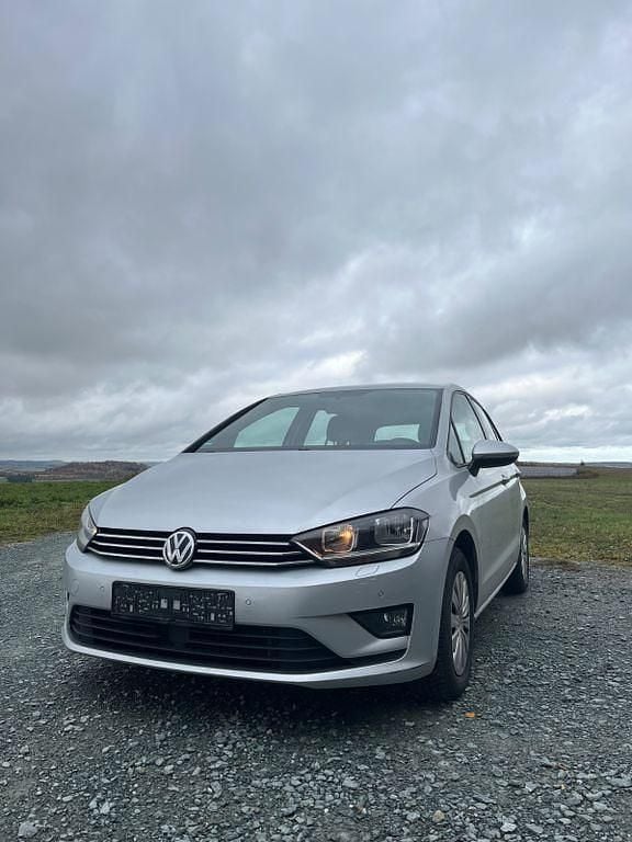 Grau Gebraucht 2015 VW Golf Sportsvan Trendline Van / Kleinbus | 8.990 € (Superpreis) - Bild 1/4