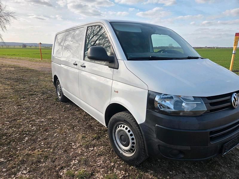 Gebraucht VW T5 102 PS (75 kW) 2014 Weiß Van