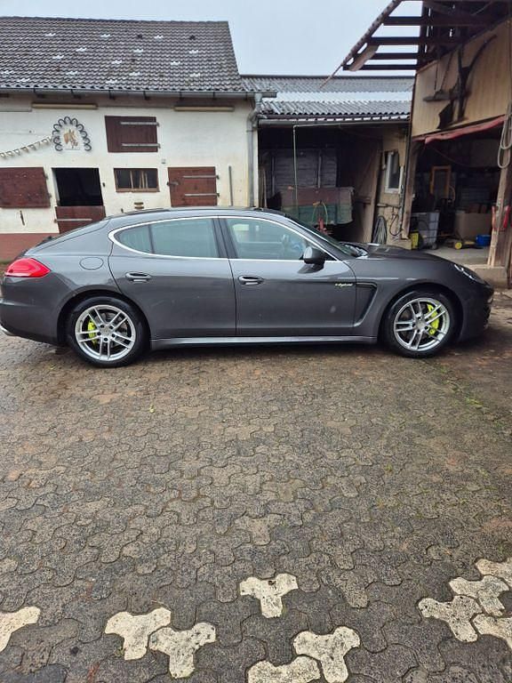 Grau Gebraucht 2014 Porsche Panamera S E-Hybrid Limousine | 34.400 € (Guter Preis) - Bild 1/4