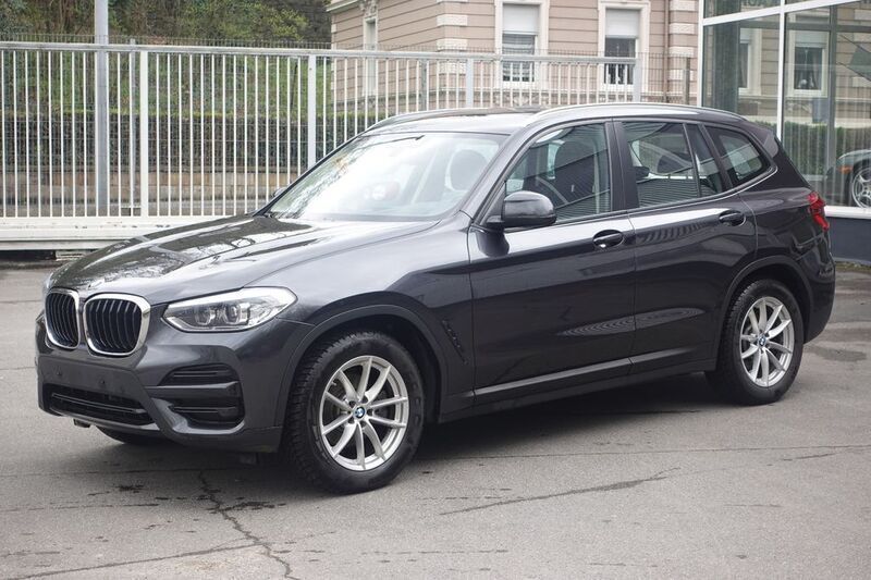 Sophistograu brillanteffekt (metallic) Gebraucht 2018 BMW X3 SUV | 28.950 € (Etwas zu teuer) - Bild 1/4