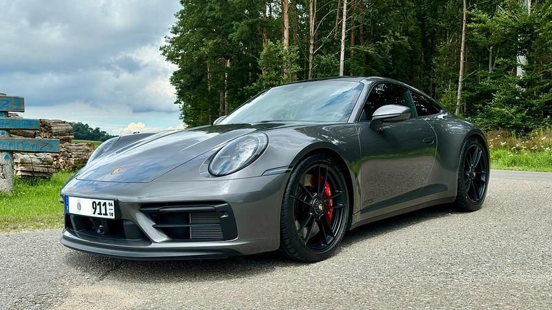 Grau Neu 2024 Porsche 911 Carrera GTS Coupé | 165.900 € (Fairer Preis) - Bild 1/4