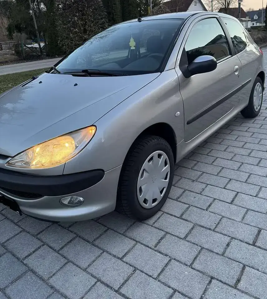 Gebraucht Peugeot 206 Premium 88 PS (64 kW) 2004 Limousine