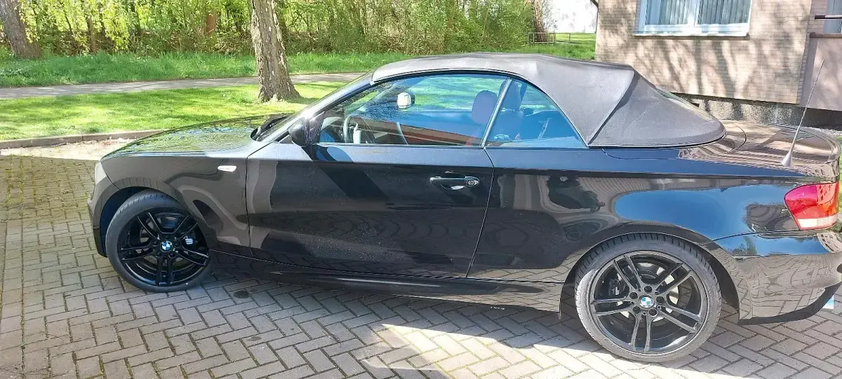 Gebraucht BMW 125 Cabriolet 218 PS (160 kW) 2011 Schwarz Cabrio