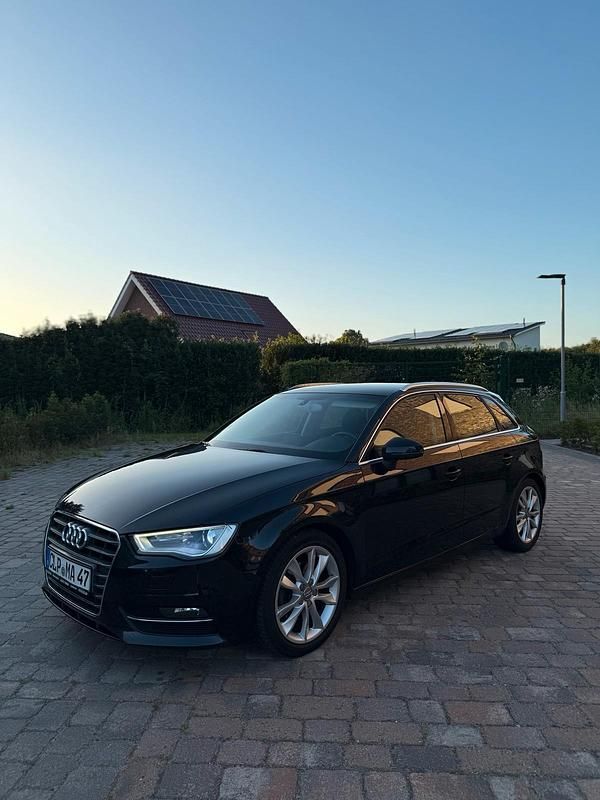 Schwarz Gebraucht 2014 Audi A3 Comfort Kombi | 9.750 € (Fairer Preis) - Bild 1/4
