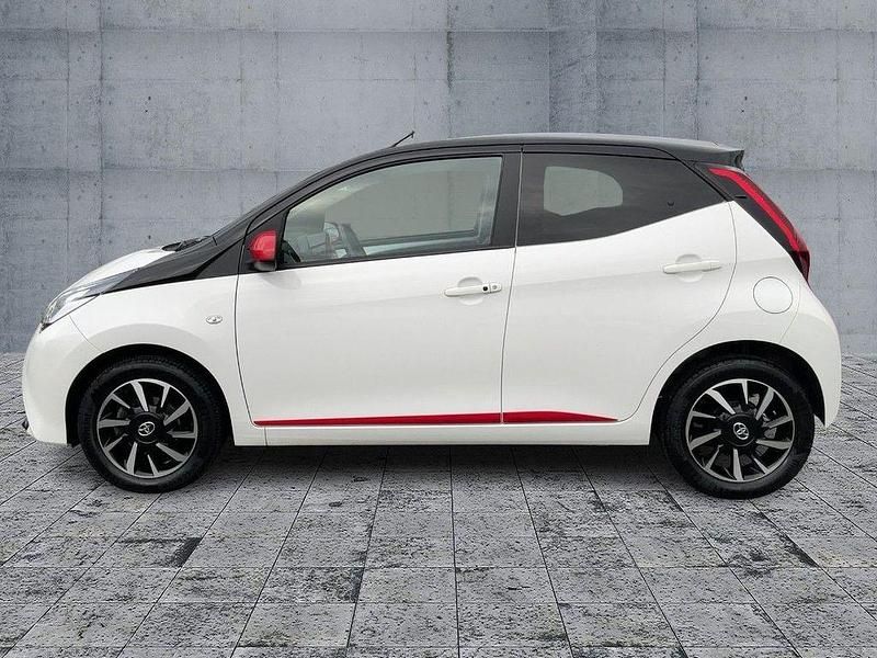 Gebraucht Toyota Aygo 72 PS (52 kW) 2021 Super white Kleinwagen
