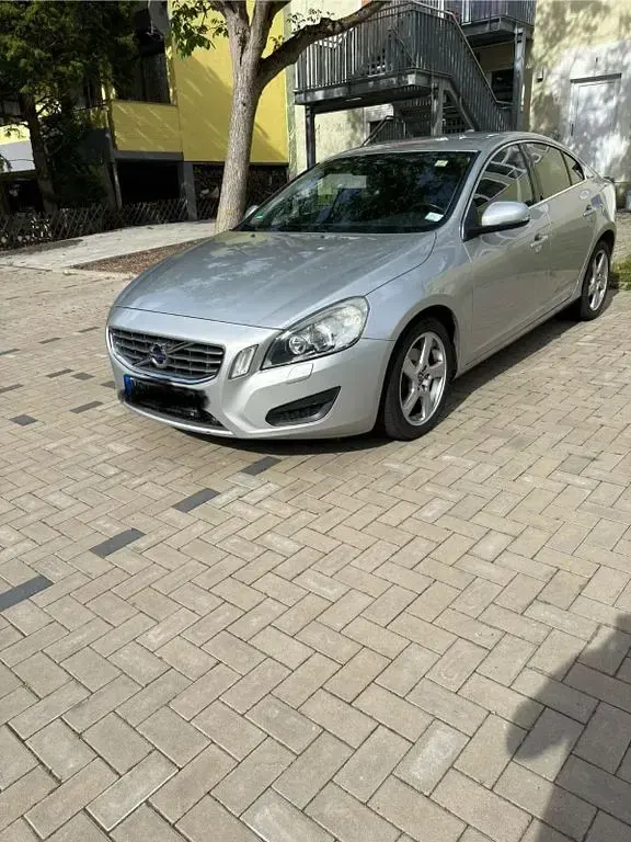 Gebraucht Volvo S60 163 PS (119 kW) 2010 Silber Limousine