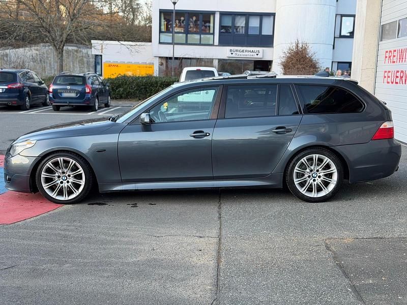 Gebraucht BMW 530 M Sport 235 PS (172 kW) 2009 Grau Kombi