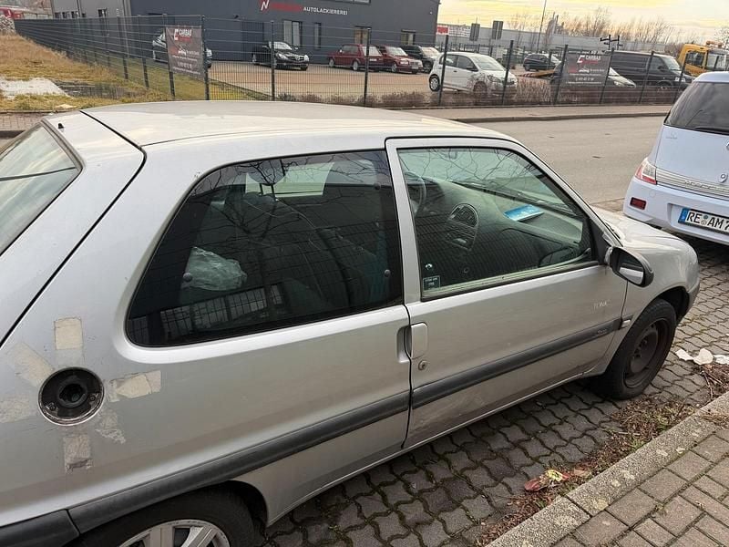 Gebraucht Citroën Saxo 45 PS (33 kW) 1998 Silber Kleinwagen