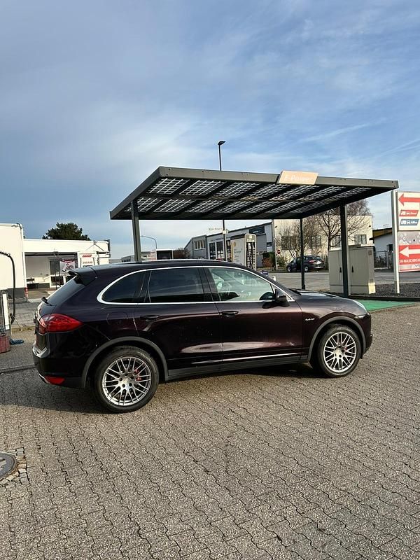 Gebraucht Porsche Cayenne S E-Hybrid 399 PS (293 kW) 2011 Violet SUV