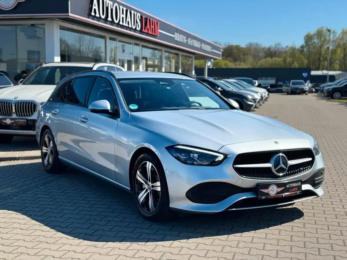 Gebraucht Mercedes 200 Business 163 PS (119 kW) 2023 Silber Limousine