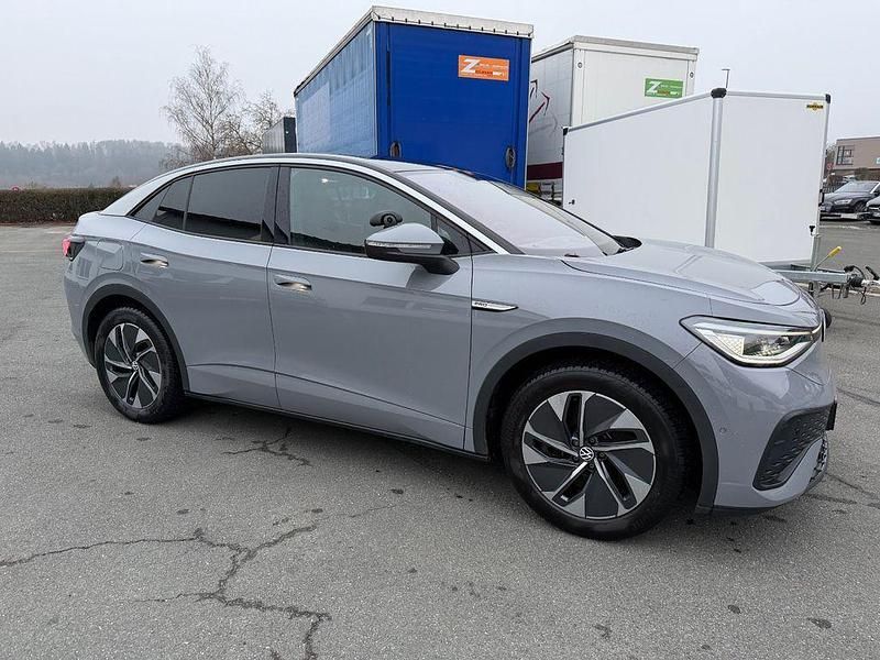 Grau Gebraucht 2022 VW ID.5 Pro SUV | 31.900 € (Etwas zu teuer) - Bild 1/4