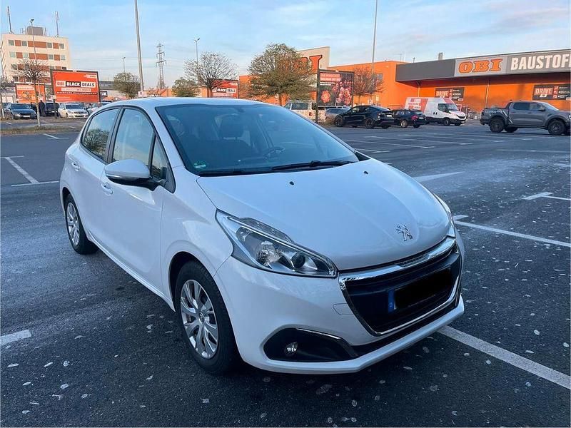 Gebraucht Peugeot 208 Active 82 PS (60 kW) 2016 Weiß Kleinwagen
