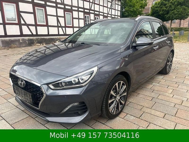 Grau Gebraucht 2019 Hyundai i30 Premium Kombi | 10.900 € (Guter Preis) - Bild 1/4